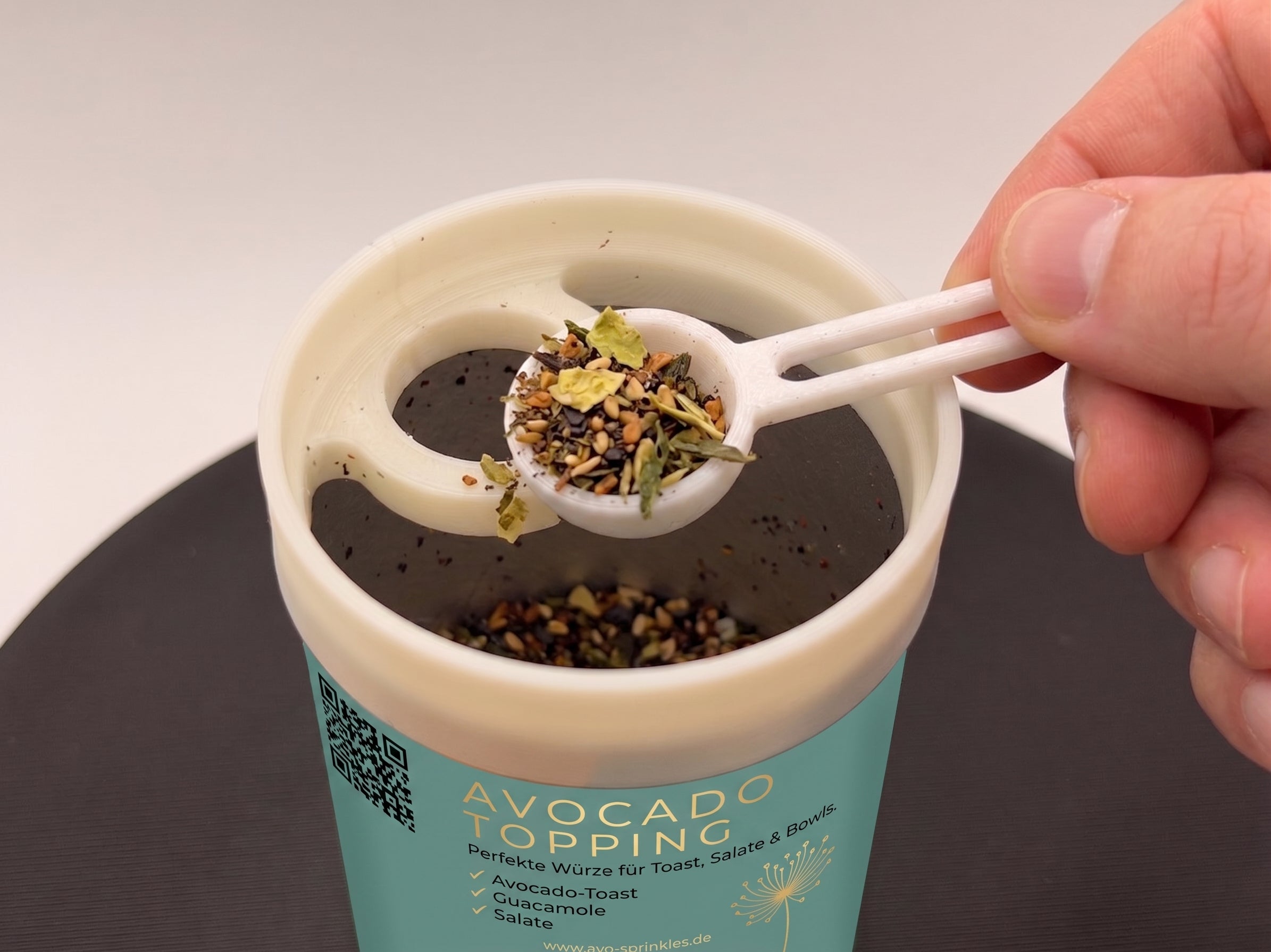 Scoop Holder mit Dosierlöffel – kompatibel mit Just Spices & Kania