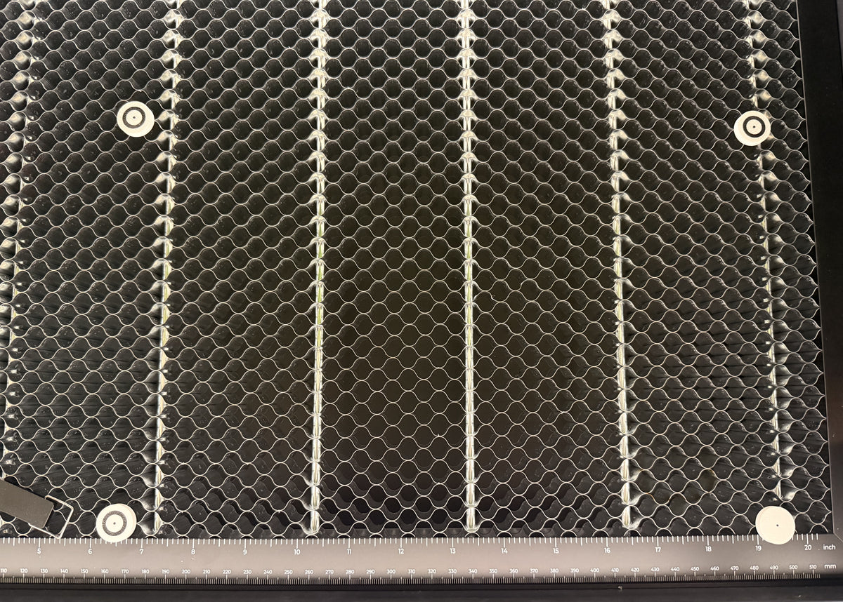 xTool S1 Kalibrierpins – Markierungspins für Honeycomb Panel (4er-Set)