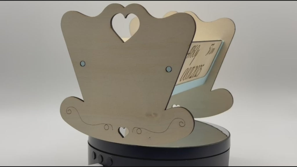 Personalisierte Mini-Wiege aus Holz mit Namensgravur